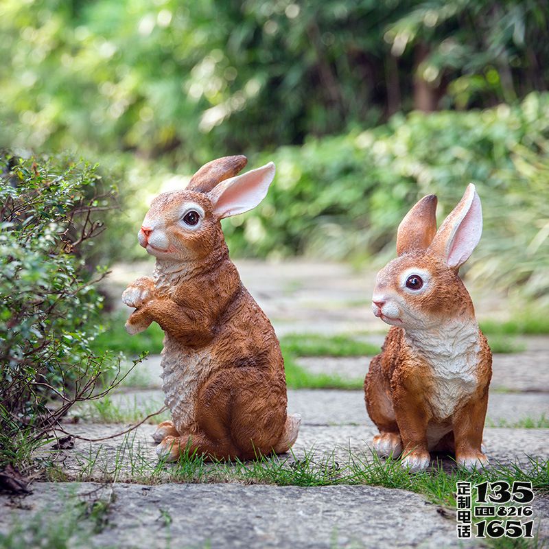 戶外公園兩只玻璃鋼仿真動(dòng)物兔子雕塑 戶外公園兩只玻璃鋼仿真動(dòng)物兔子雕塑